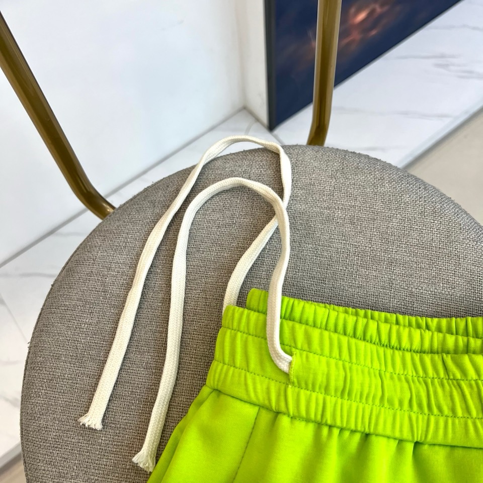 Alexander Wang亚历山大、2026春夏新品短裤，瞬间点亮春夏穿搭氛围！宽松版型适配多元身形，