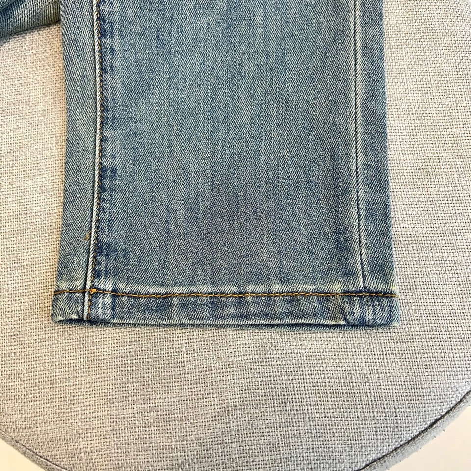 Gucc古驰、2026春夏新品牛仔裤重磅登场，这条牛仔裤以街头潮流与轻奢设计碰撞出独特风格。经典水洗牛仔