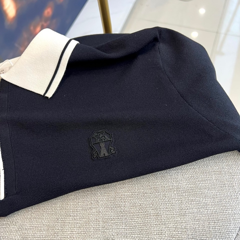 Brunello Cucinelli-BC、2026春夏新品针织短袖Polo衫，以利落修身剪裁重塑经典轮