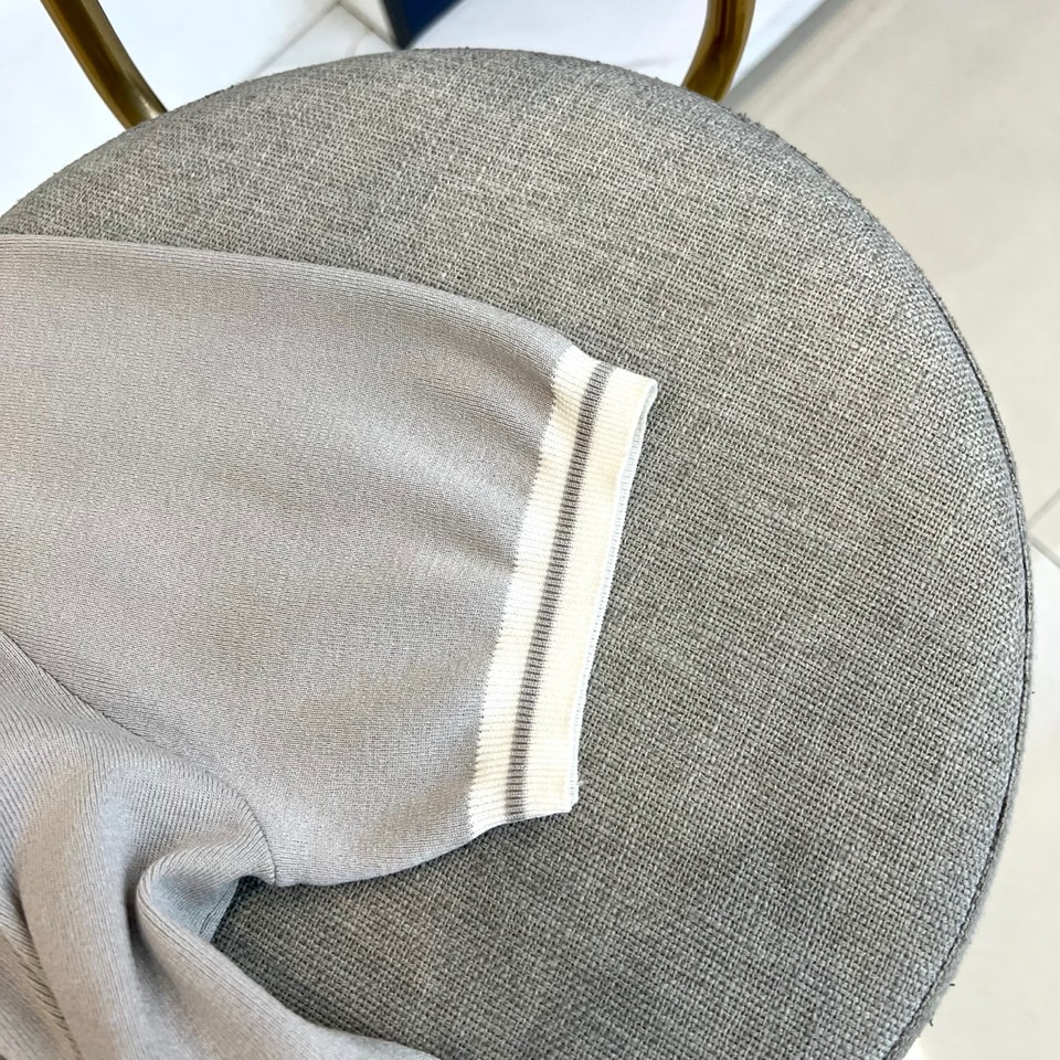 Brunello Cucinelli-BC、2026春夏新品针织短袖Polo衫，以利落修身剪裁重塑经典轮