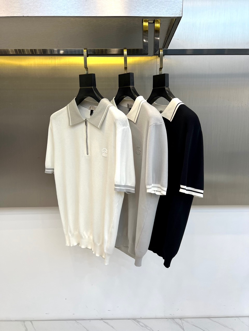 Brunello Cucinelli-BC、2026春夏新品针织短袖Polo衫，以利落修身剪裁重塑经典轮