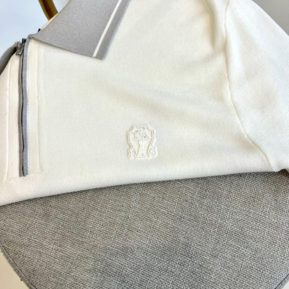 Brunello Cucinelli-BC、2026春夏新品针织短袖Polo衫，以利落修身剪裁重塑经典轮