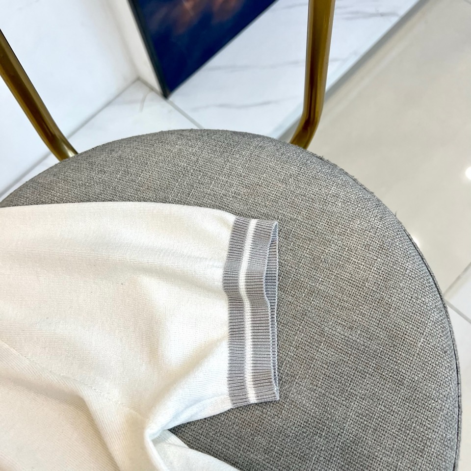 Brunello Cucinelli-BC、2026春夏新品针织短袖Polo衫，以利落修身剪裁重塑经典轮
