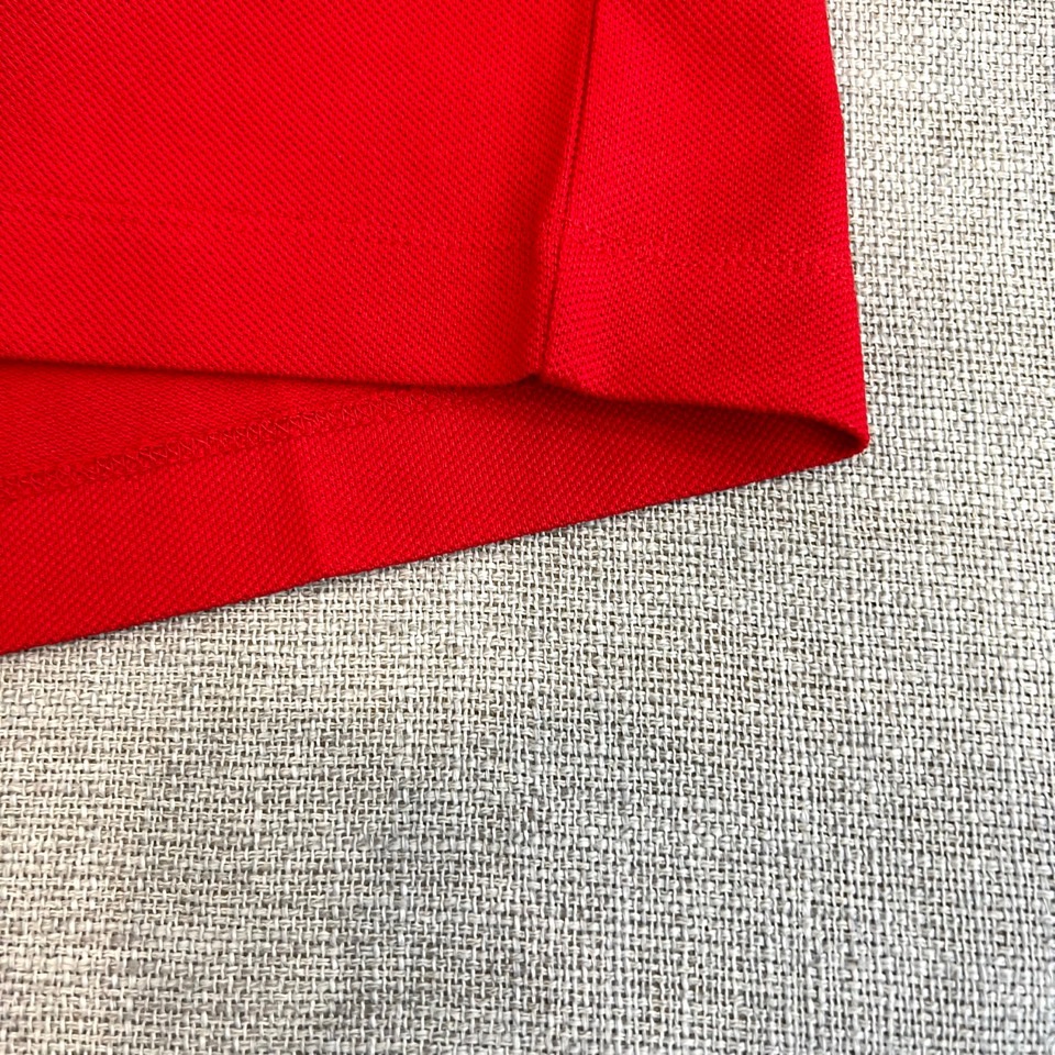 Bur巴宝莉、2026春夏新品短袖POLO衫，以纯粹热烈的色调开启活力春夏，经典翻领设计利落有型，三粒暗