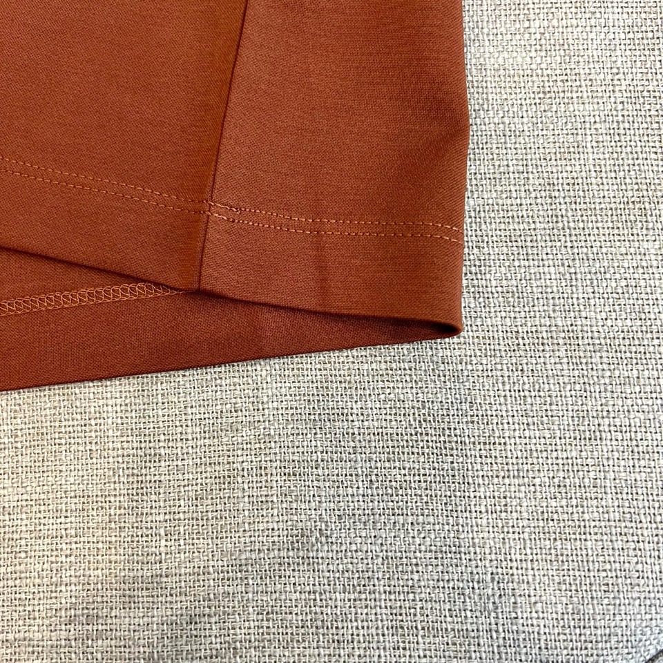 Loro Piana诺悠翩雅、2026春夏新品短袖T恤，以极简美学重塑日常穿搭仪式感。纯色搭配精致左胸刺