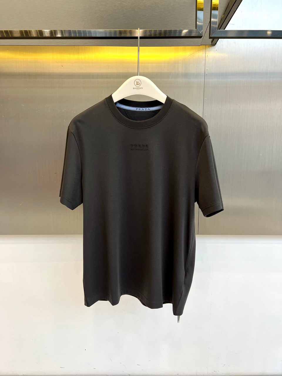 Prad普拉达、2026春夏新品短袖T恤，甄选丝光面料混纺工艺，64%棉+28%莫代尔+8%氨纶的黄金配