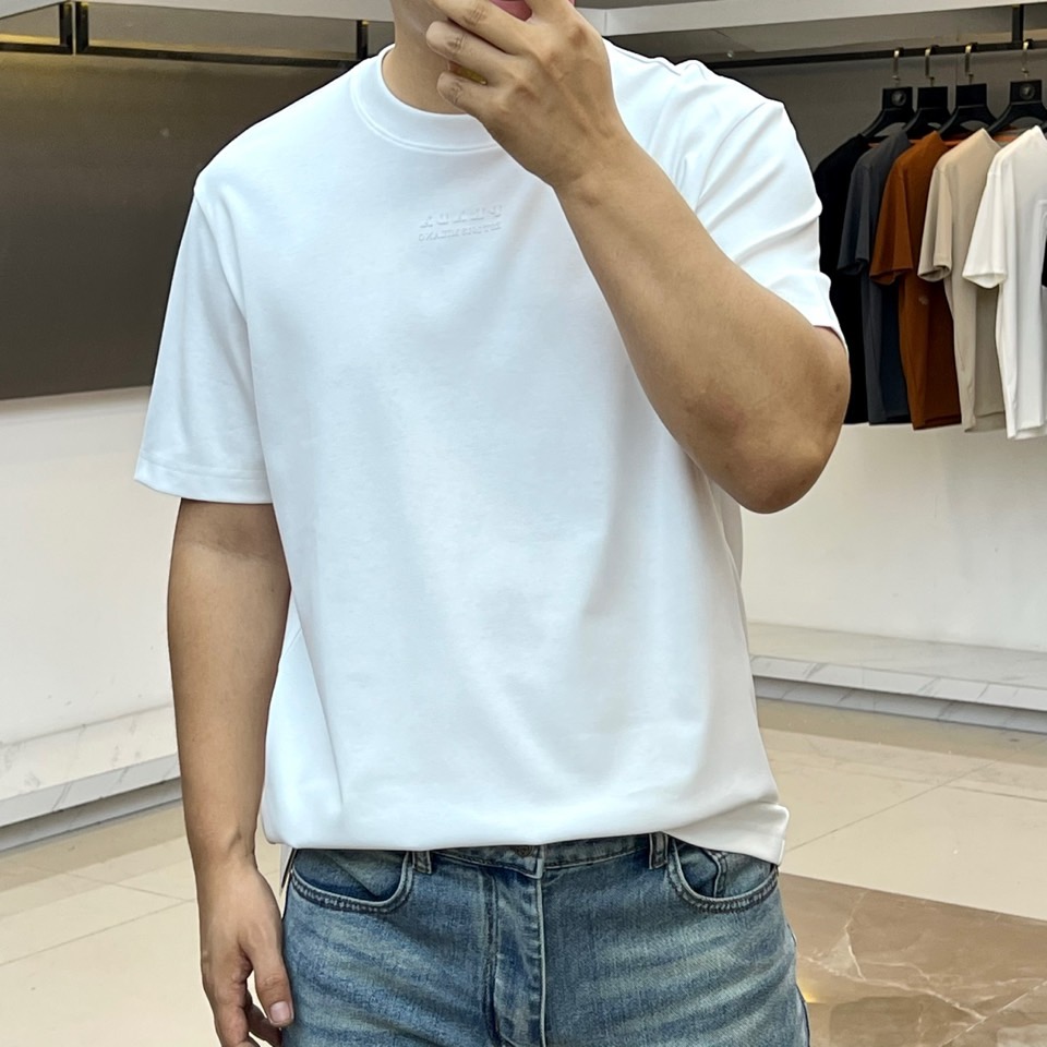 Prad普拉达、2026春夏新品短袖T恤，甄选丝光面料混纺工艺，64%棉+28%莫代尔+8%氨纶的黄金配