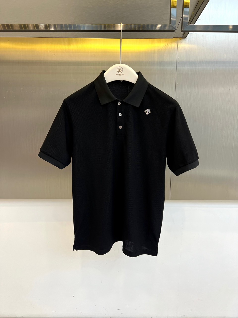 DESCENTE迪桑特、2026春夏新品短袖POLO衫，以经典版型重塑都市休闲美学，甄选高品质珠地棉面料