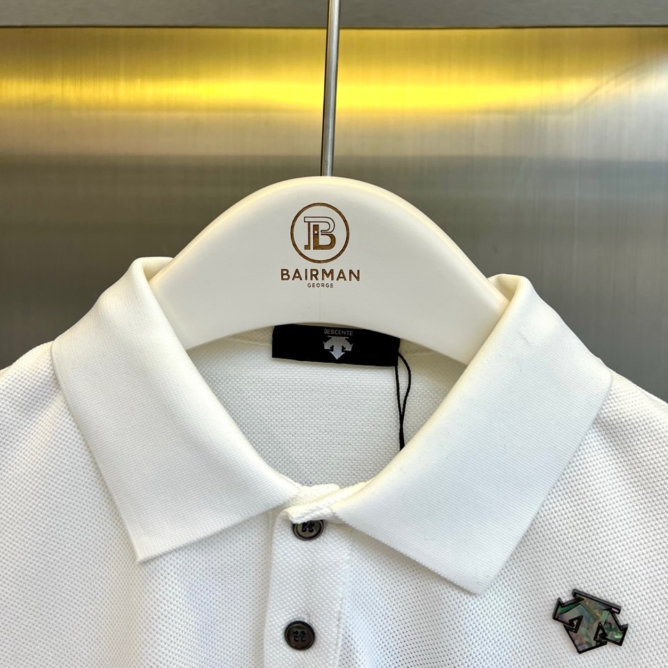 DESCENTE迪桑特、2026春夏新品短袖POLO衫，以经典版型重塑都市休闲美学，甄选高品质珠地棉面料