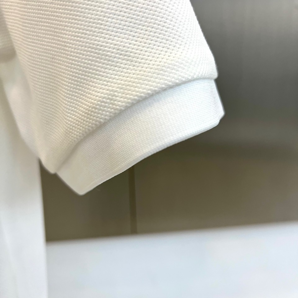 DESCENTE迪桑特、2026春夏新品短袖POLO衫，以经典版型重塑都市休闲美学，甄选高品质珠地棉面料