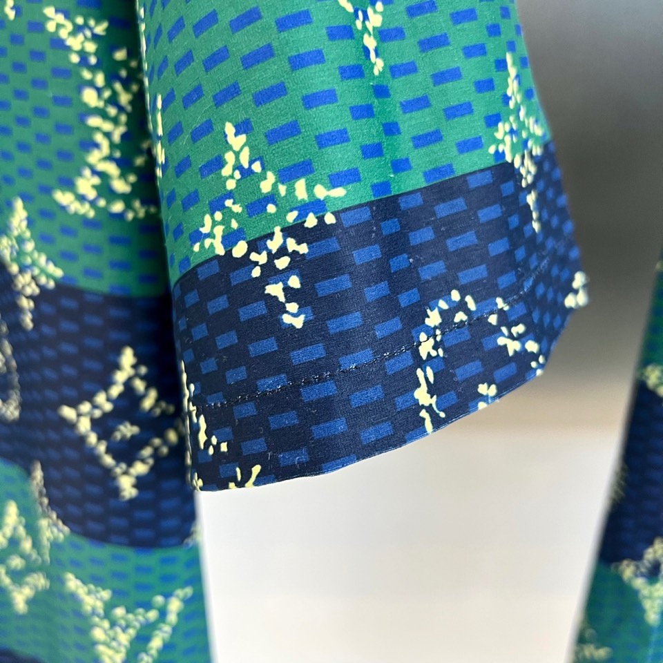 1v威登、2026春夏新品套装，以复古奢华与现代休闲碰撞出吸睛火花。短袖衬衫采用经典翻领设计，利落版型适