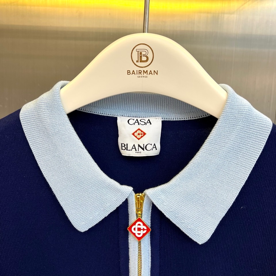 Casablanca、2026春夏新品套装，主调碰撞翻领与条纹边饰，营造经典学院风与现代运动感的完美融合