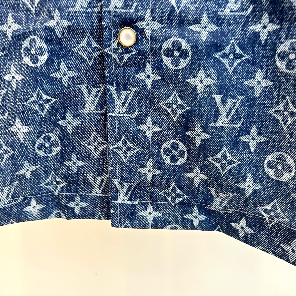 一套.1v威登、2026春夏新品老花套装，以清透主色调，满幅经典老花图案交织呈现，将复古奢华与活力清新完