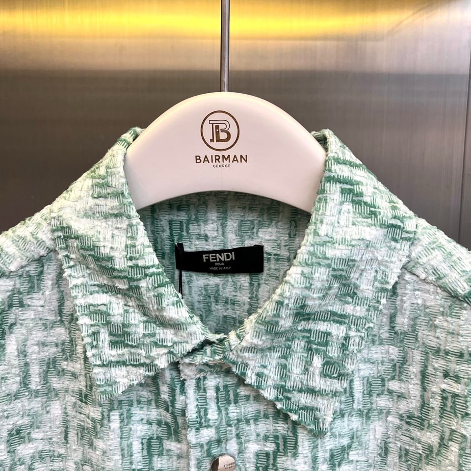 一套.Fend芬迪、2026春夏新品套装，以清新主调融合品牌标志性FF老花纹理，打造出极具辨识度的度假风