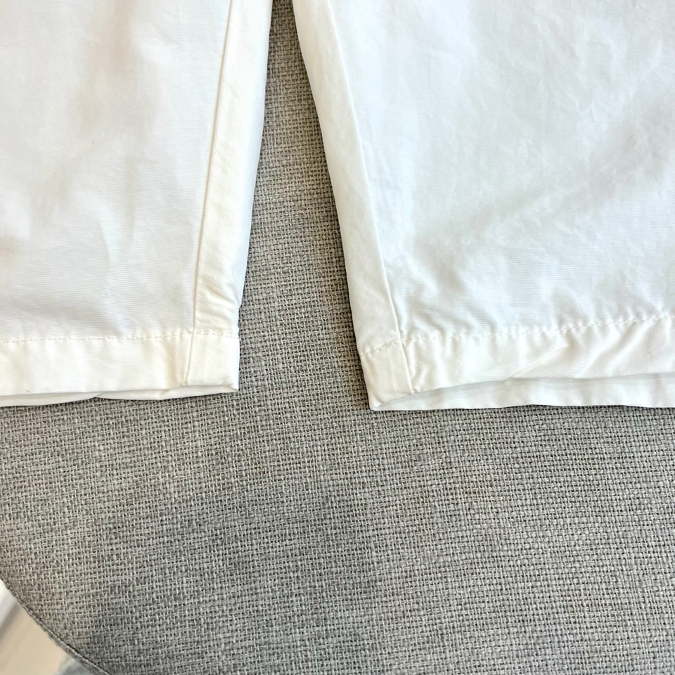 Alexander Wang亚历山大、2026春夏新品短裤，以清新为主调，后腰弹力松紧设计适配多元身形，