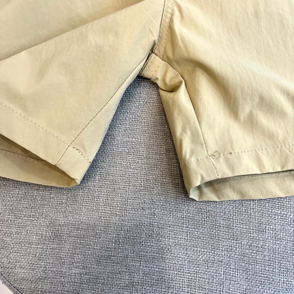 Mon蒙口、2026春夏新品短裤，以简约设计融合潮流基因，打造兼具舒适与时尚的穿搭单品。松紧腰头搭配抽绳