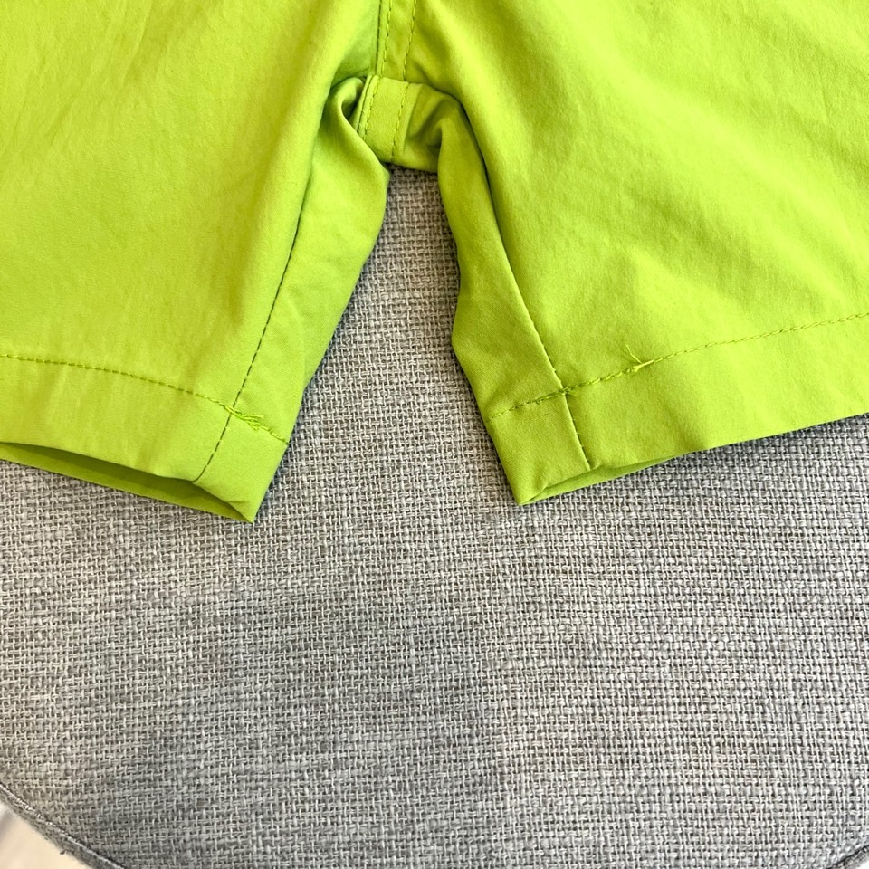 Mon蒙口、2026春夏新品短裤，以简约设计融合潮流基因，打造兼具舒适与时尚的穿搭单品。松紧腰头搭配抽绳