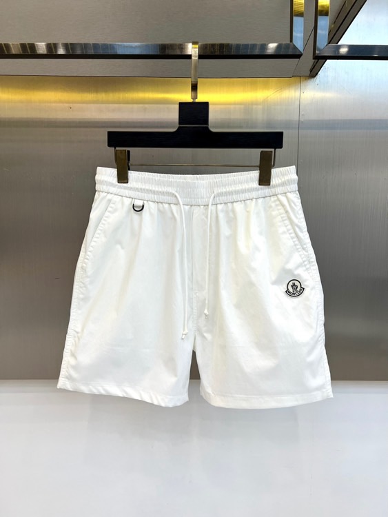 Mon蒙口、2026春夏新品短裤，以简约设计融合潮流基因，打造兼具舒适与时尚的穿搭单品。松紧腰头搭配抽绳