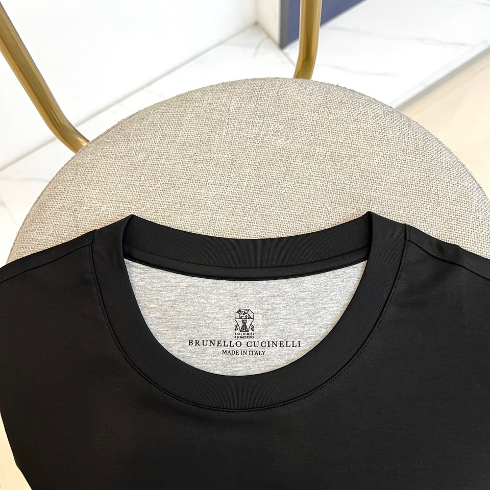 Brunello Cucinelli-BC、2026春夏新品短袖T恤，简约圆领搭配利落短袖，剪裁宽松却挺