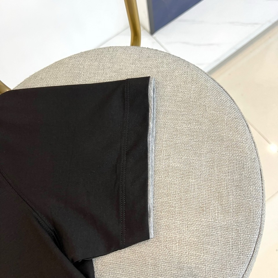 Brunello Cucinelli-BC、2026春夏新品短袖T恤，以醒目色调为主色，瞬间点亮视觉焦点
