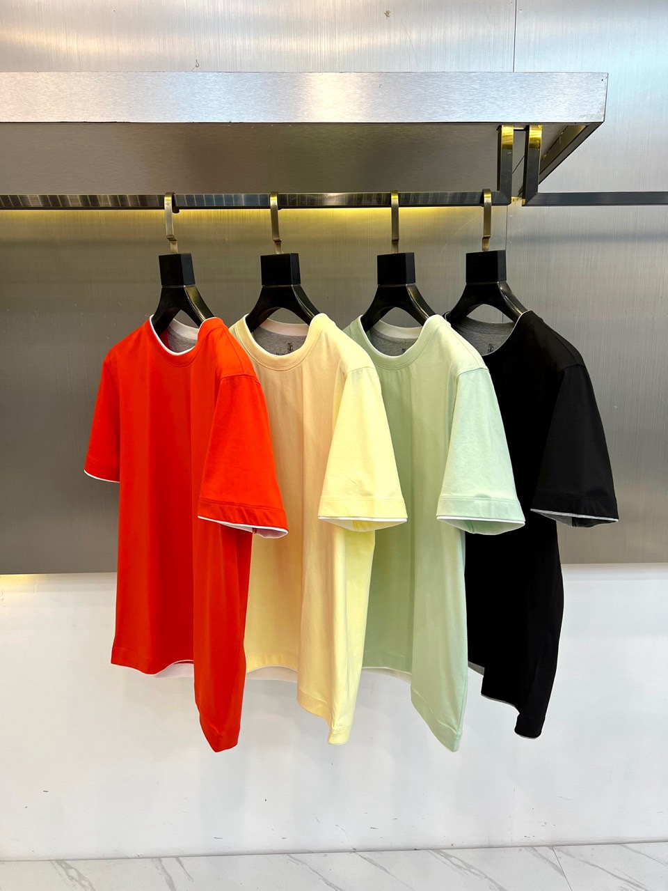 Brunello Cucinelli-BC、2026春夏新品短袖T恤，以醒目色调为主色，瞬间点亮视觉焦点