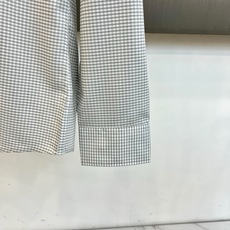Zegna杰尼亚、2026春夏新品长袖衬衫,以经典小格纹演绎意式绅士美学,轻薄透气的面料契合春夏季节穿着 Zegna杰尼亚、2026春夏新品长袖衬衫,以经典小格纹演绎意式绅士美学,轻薄透气的面料契合春夏季节穿着