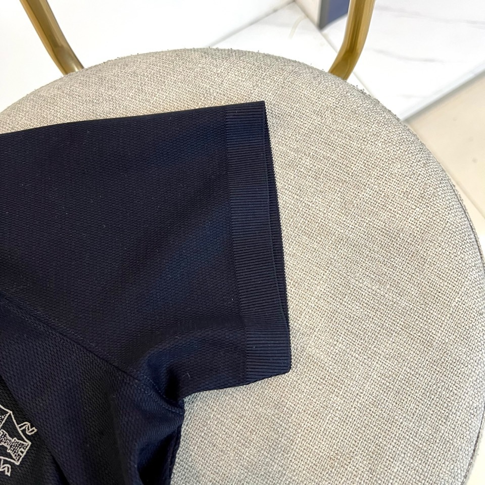 Brunello Cucinelli-BC、2026春夏新品短袖T恤，色调沉稳雅致，适配多元场合。经典圆