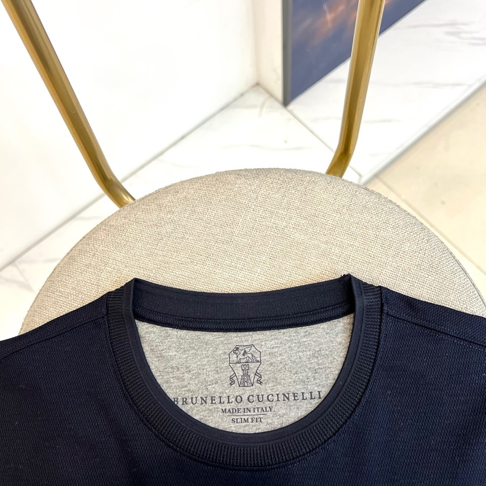 Brunello Cucinelli-BC、2026春夏新品短袖T恤，色调沉稳雅致，适配多元场合。经典圆