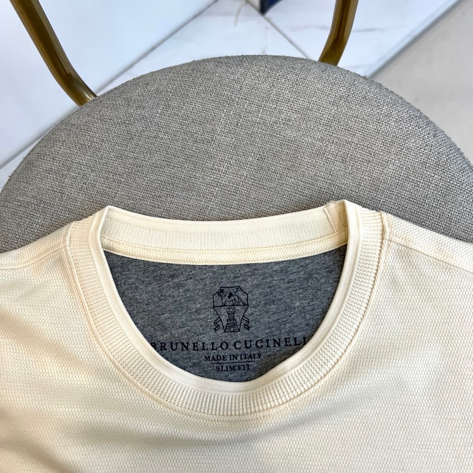 Brunello Cucinelli-BC、2026春夏新品短袖T恤，色调沉稳雅致，适配多元场合。经典圆