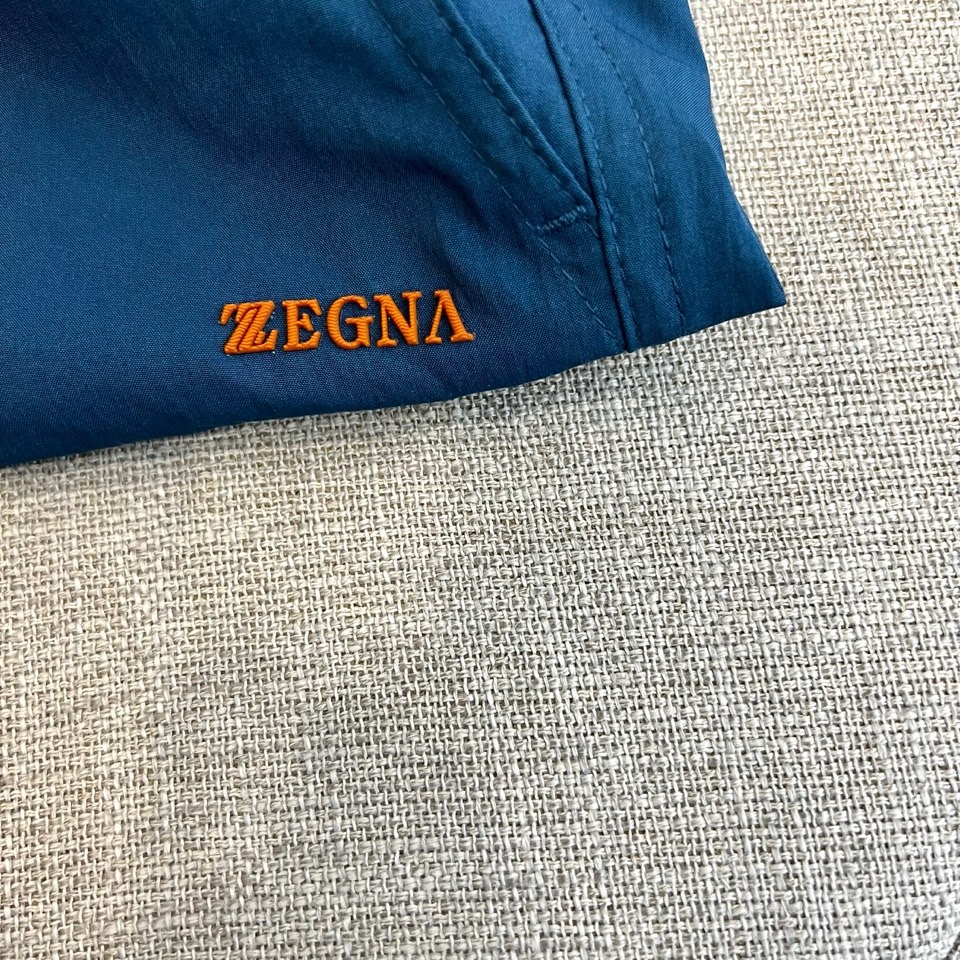Zegna杰尼亚、2026春夏新品休闲短裤，精选35%锦纶与65%聚酯纤维混纺科技面料，兼具轻盈质感与挺