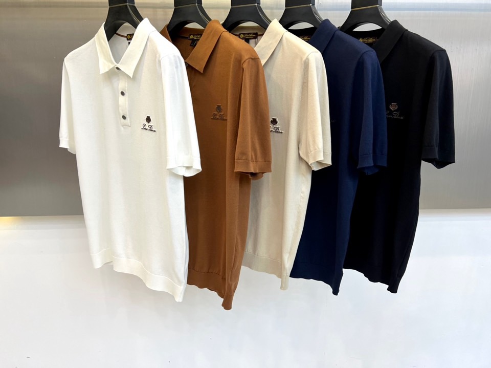 Loro Piana诺悠翩雅、2026春夏新品短袖Polo衫，以极简优雅重塑经典。纯色搭配精致立体品牌徽