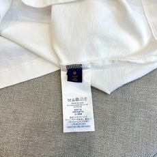 1v威登、2026春夏新品短袖T恤,以纯色为基底,诠释极简与精致的平衡美学。圆领设计贴合颈部线条,宽松廓 1v威登、2026春夏新品短袖T恤,以纯色为基底,诠释极简与精致的平衡美学。圆领设计贴合颈部线条,宽松廓