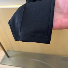 Brunello Cucinelli-BC、2026春夏新品休闲裤,以简约廓形诠释当代轻奢运动风。裤身采 Brunello Cucinelli-BC、2026春夏新品休闲裤,以简约廓形诠释当代轻奢运动风。裤身采