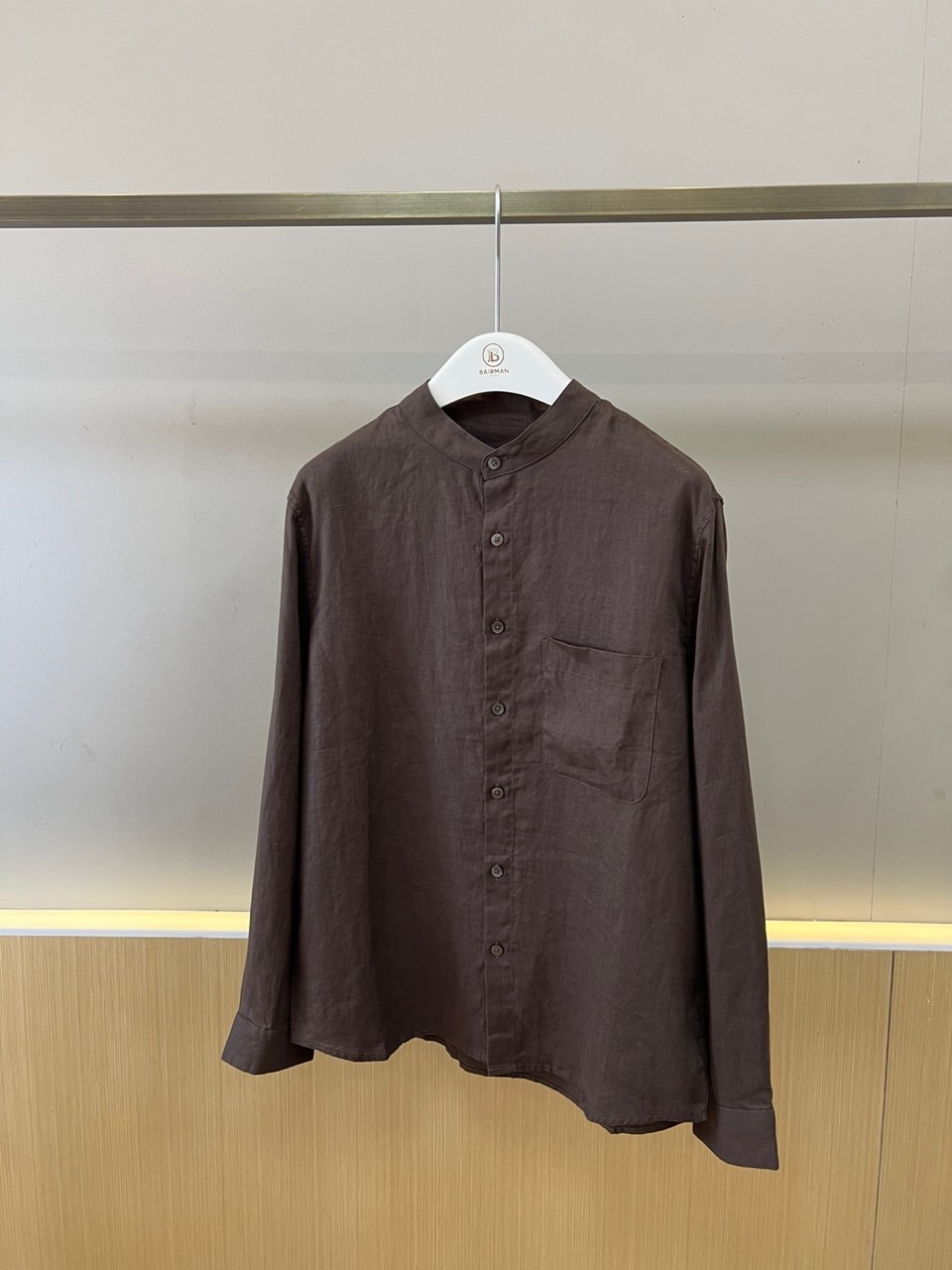 Loro Piana诺悠翩雅、2026春夏新品男士立领衬衫，以100%天然亚麻倾心打造，将东方美学与现代
