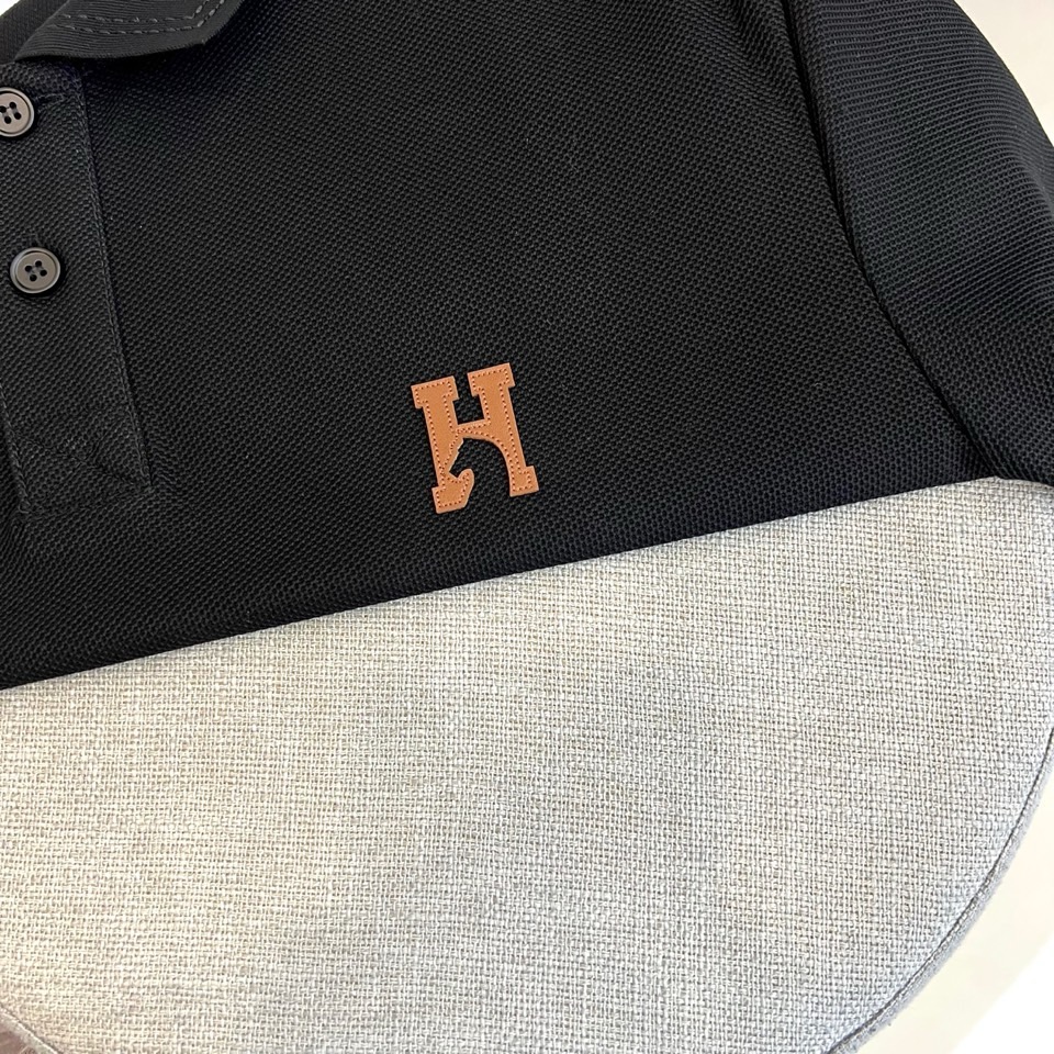 H爱马仕、2026春夏新品短袖Polo衫，以都市轻奢格调重塑经典，甄选高支丝光棉面料，双面珠地织法赋予衣