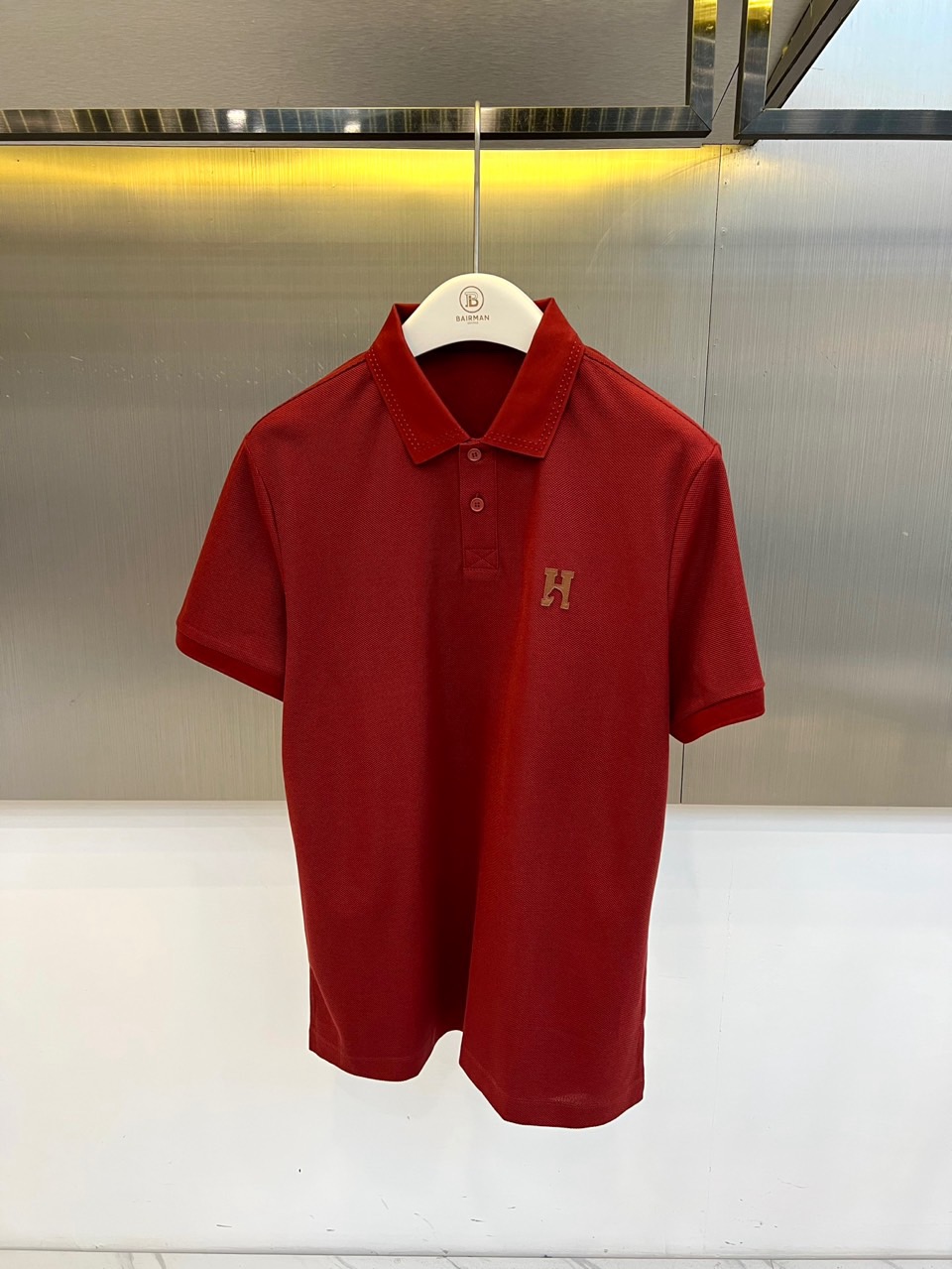 H爱马仕、2026春夏新品短袖Polo衫，以都市轻奢格调重塑经典，甄选高支丝光棉面料，双面珠地织法赋予衣