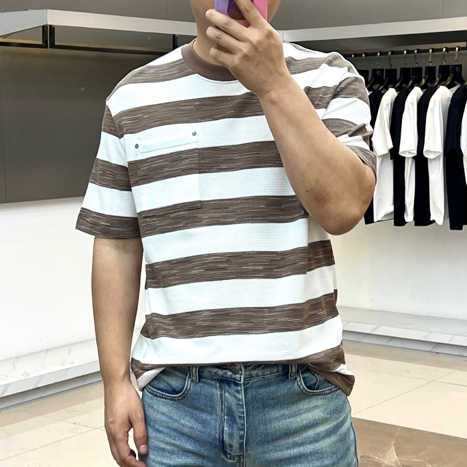 Chrome Herad克罗心、2026春夏新品短袖T恤，以复古与休闲交融的风格重塑日常穿搭。整体采用经