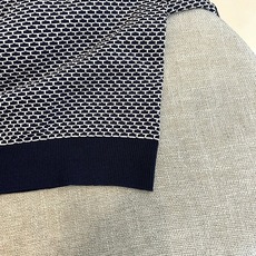 Maussimo Dutti、2026春夏新品圆领短袖针织衫,以精致细密的格纹图案诠释简约美学。经典圆领 Maussimo Dutti、2026春夏新品圆领短袖针织衫,以精致细密的格纹图案诠释简约美学。经典圆领