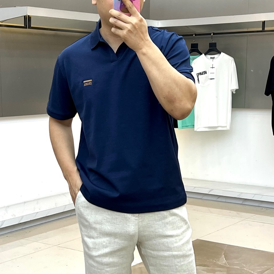 Zegna杰尼亚、2026春夏新品男士POLO衫，简约轻奢风格重塑日常穿搭格调。经典翻领设计搭配精致罗纹