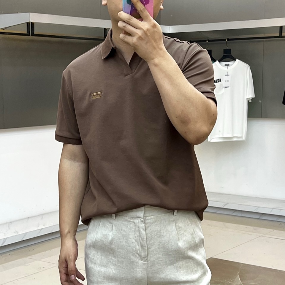 Zegna杰尼亚、2026春夏新品男士POLO衫，简约轻奢风格重塑日常穿搭格调。经典翻领设计搭配精致罗纹