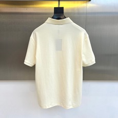 Zegna杰尼亚、2026春夏新品男士POLO衫,简约轻奢风格重塑日常穿搭格调。经典翻领设计搭配精致罗纹 Zegna杰尼亚、2026春夏新品男士POLO衫,简约轻奢风格重塑日常穿搭格调。经典翻领设计搭配精致罗纹