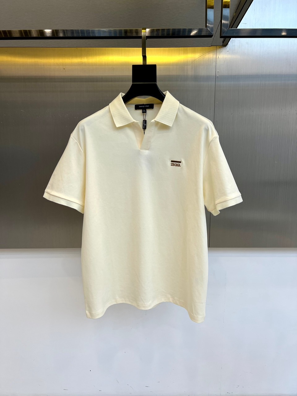 Zegna杰尼亚、2026春夏新品男士POLO衫，简约轻奢风格重塑日常穿搭格调。经典翻领设计搭配精致罗纹