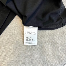 Brunello Cucinelli-BC、2026春夏新品短袖T恤,以纯色为主调,甄选优质棉质面料,触 Brunello Cucinelli-BC、2026春夏新品短袖T恤,以纯色为主调,甄选优质棉质面料,触