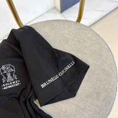 Brunello Cucinelli-BC、2026春夏新品短袖T恤,以纯色为主调,甄选优质棉质面料,触 Brunello Cucinelli-BC、2026春夏新品短袖T恤,以纯色为主调,甄选优质棉质面料,触