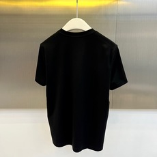 Brunello Cucinelli-BC、2026春夏新品短袖T恤,以纯色为主调,甄选优质棉质面料,触 Brunello Cucinelli-BC、2026春夏新品短袖T恤,以纯色为主调,甄选优质棉质面料,触