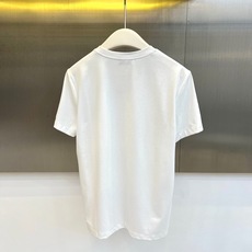 Brunello Cucinelli-BC、2026春夏新品短袖T恤,以纯色为主调,甄选优质棉质面料,触 Brunello Cucinelli-BC、2026春夏新品短袖T恤,以纯色为主调,甄选优质棉质面料,触
