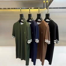 Brunello Cucinelli-BC、2026春夏新品短袖T恤,沉稳大气中透着年轻活力。经典圆领设 Brunello Cucinelli-BC、2026春夏新品短袖T恤,沉稳大气中透着年轻活力。经典圆领设