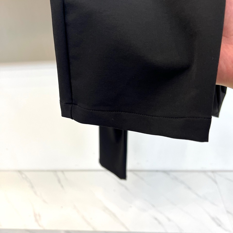 Arcteryx 始祖鸟、始祖鸟2026春夏新品户外运动休闲裤，以简约利落的款式引领户外时尚风潮。线条流