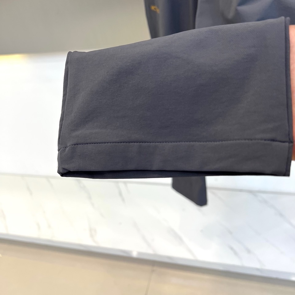 Arcteryx 始祖鸟、始祖鸟2026春夏新品户外运动休闲裤，以简约利落的款式引领户外时尚风潮。线条流