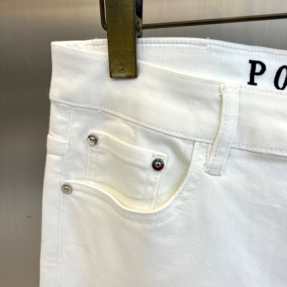 Polo Ralph Lauren、2026春夏新品牛仔裤，以精湛工艺重塑经典美式白牛休闲风格。款式采用
